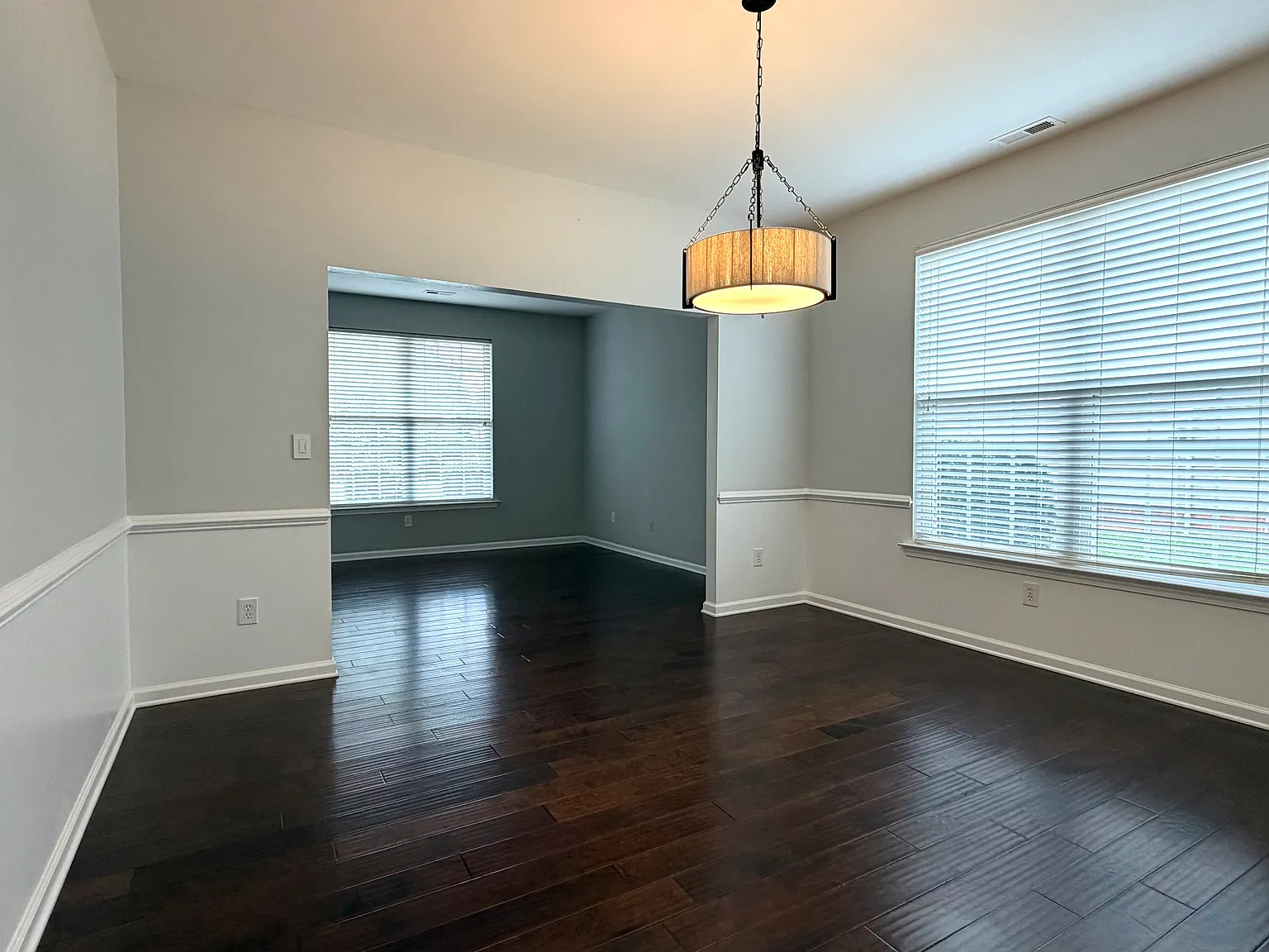 4 bed, 2700 sqft, $2,650 — Photo 3
