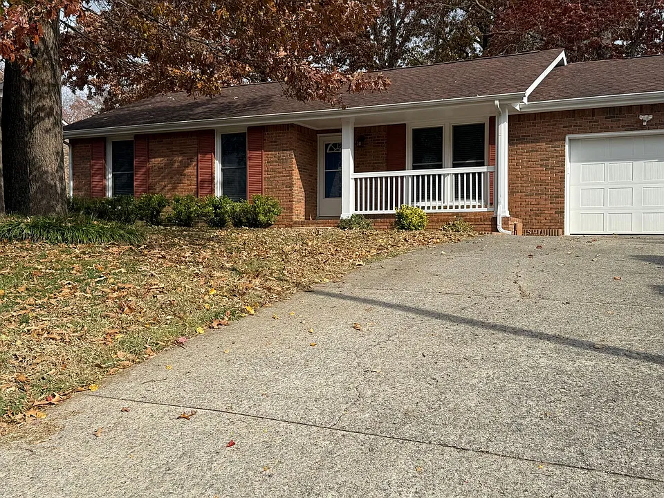 225 Northwood Ter