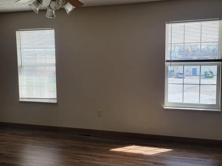 604 Parkside Commons Ct #604 — Photo 6