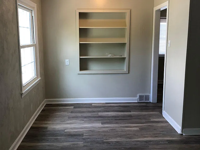 146 Valentine Dr — Photo 12