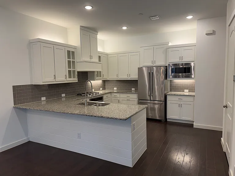 7305 Sprangletop St — Photo 3