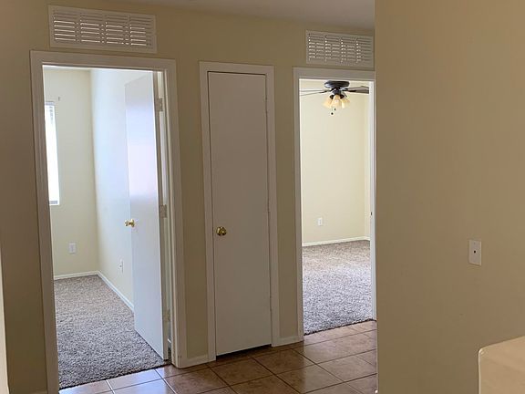 5th image of 10928 W Taft St