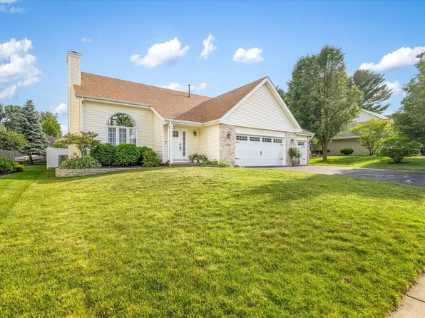 5933 Darton St, Loves Park, IL 61111