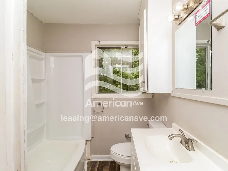 1179758_009_bathroom_14.jpg