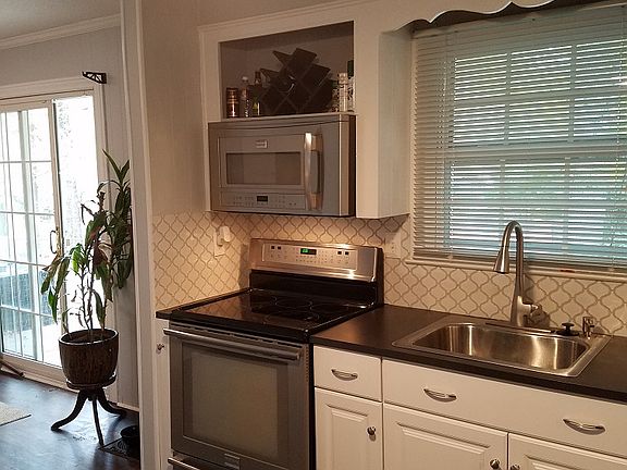 4th image of 5307 Larewood Dr