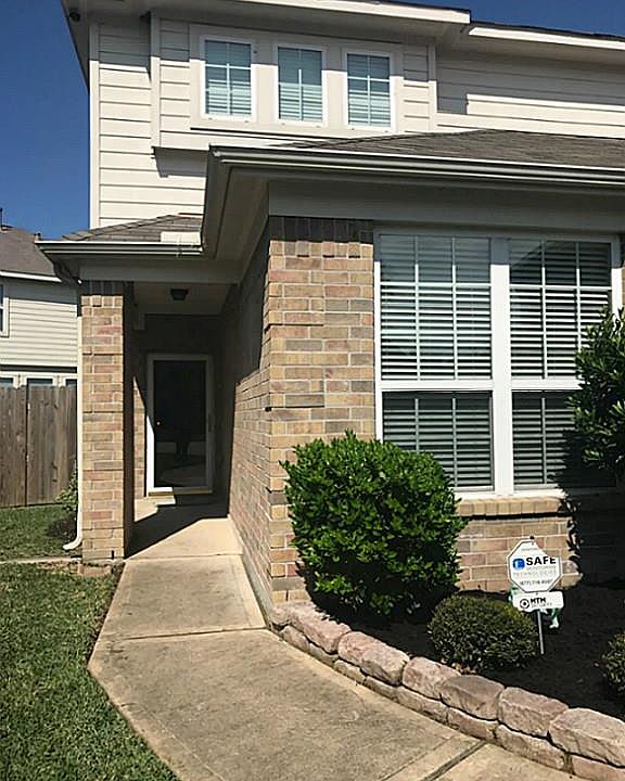 1st image of 14823 Hillside Woods Ct