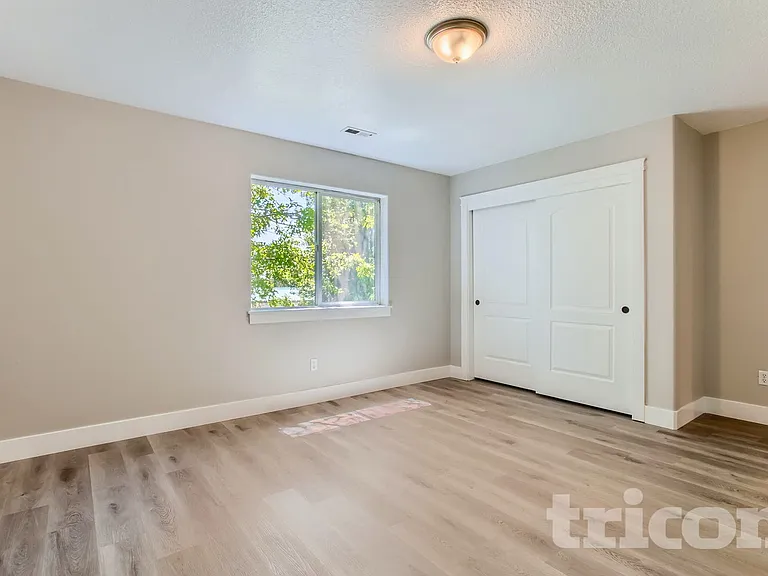 15805 NE 79th St — Photo 5