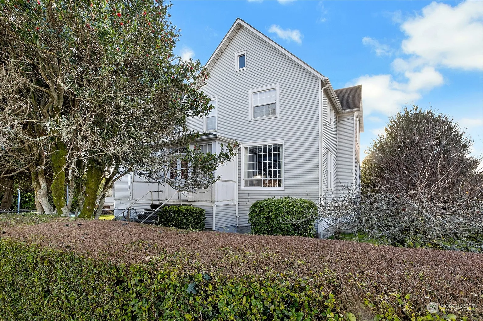 704 M Street photo 1