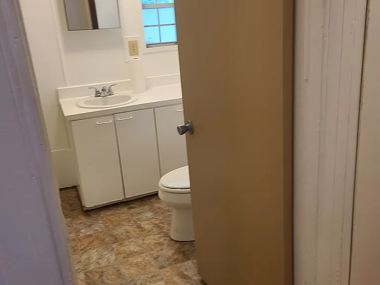 1729 Avenue B — Photo 11