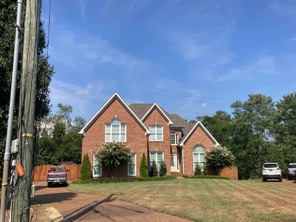 104 Tamaras Ct, Hendersonville, TN 37075