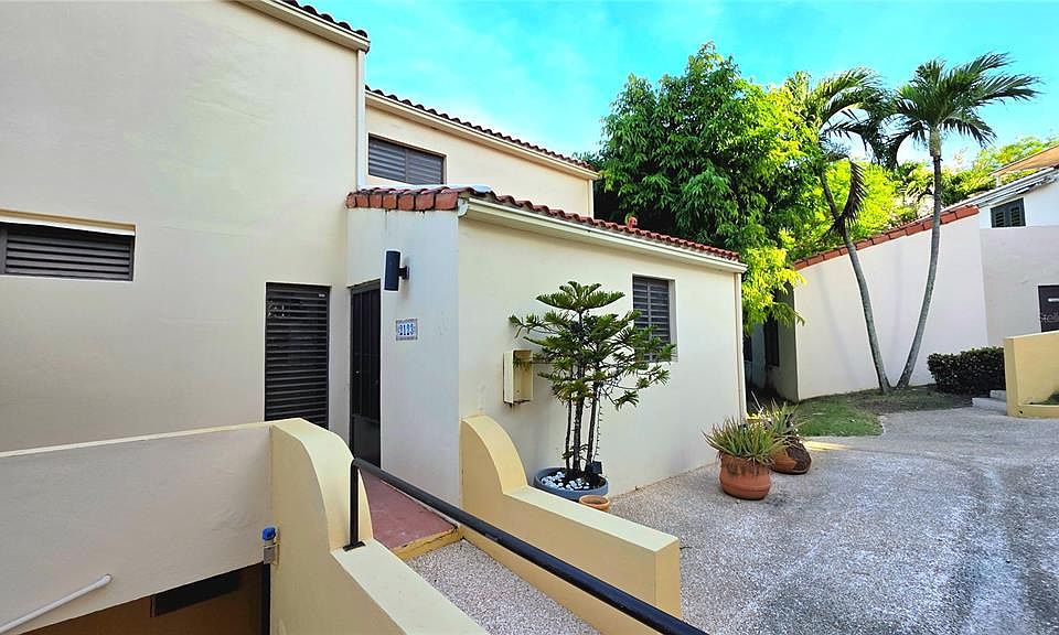 1st image of 100 Candelero Dr