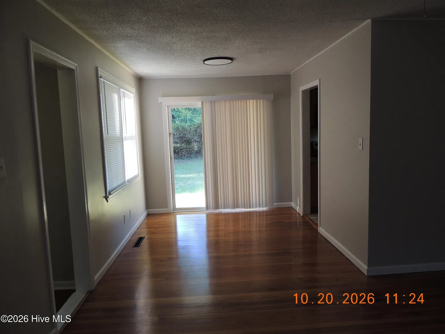 3 bed, 1.0 bath, $1,350 — Photo 4