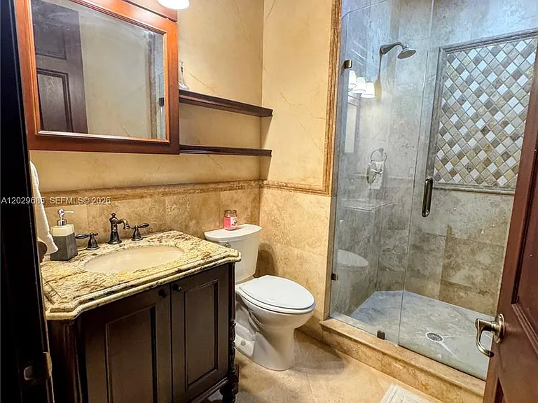 10445 Canterbury Ct — Photo 62