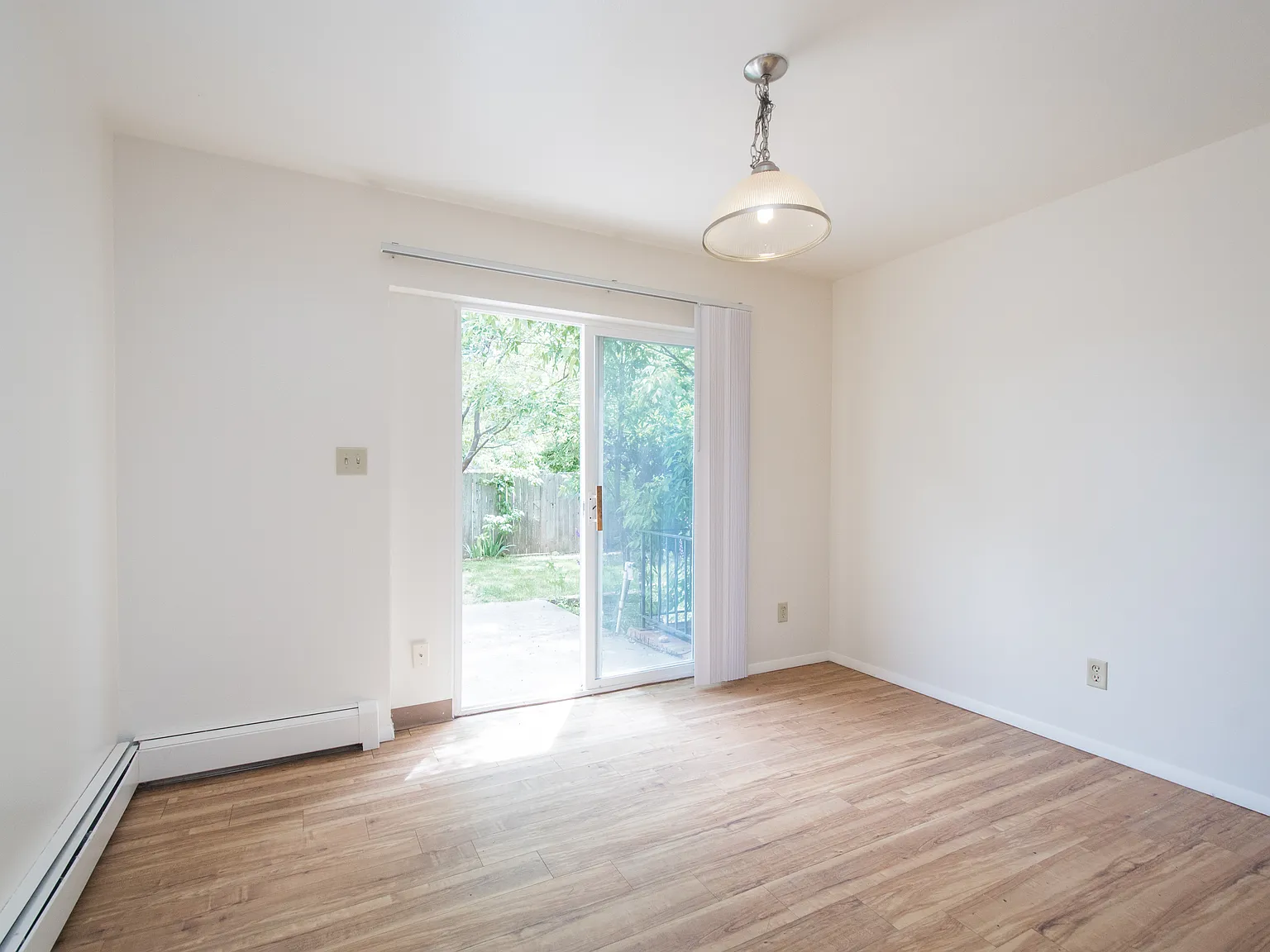 1 bed, 900 sqft, $1,425 — Photo 2