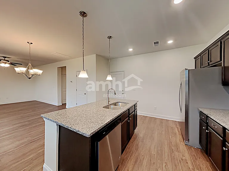 2128 Laurel Village Cir — Photo 5
