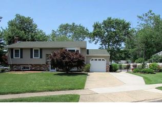 1665 Holly Pkwy, Williamstown, NJ 08094