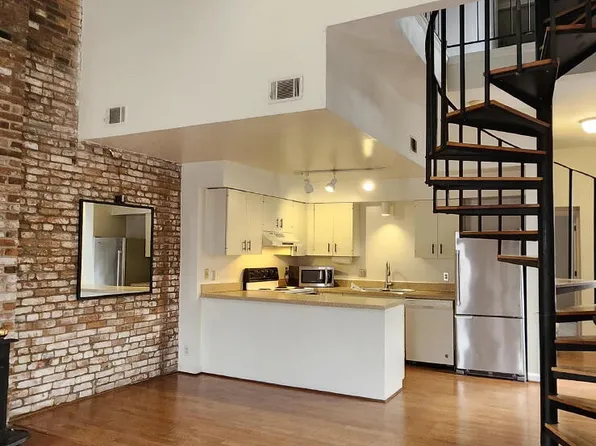 1016 Russell Blvd #A, Saint Louis, MO 63104