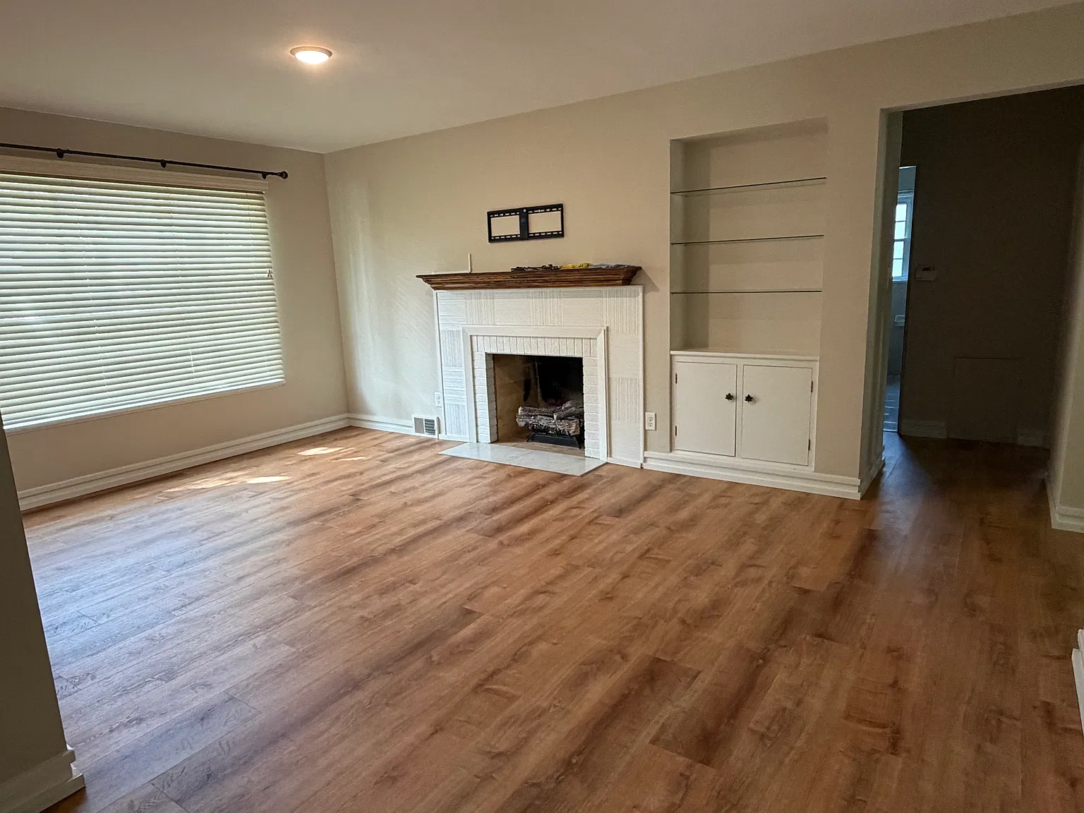 3 bed, 1600 sqft, $2,000 — Photo 3