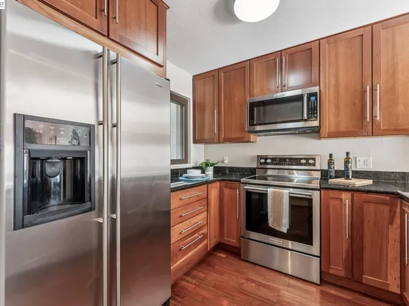 1149 Bismarck Ln, Alameda, CA 94502