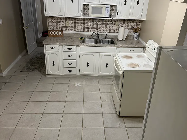 310 Maple St #1 — Photo 4