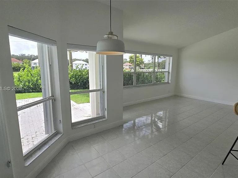 10320 Guatemala St — Photo 5