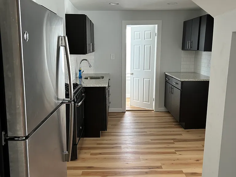 11 Groton Pl #2 — Photo 7