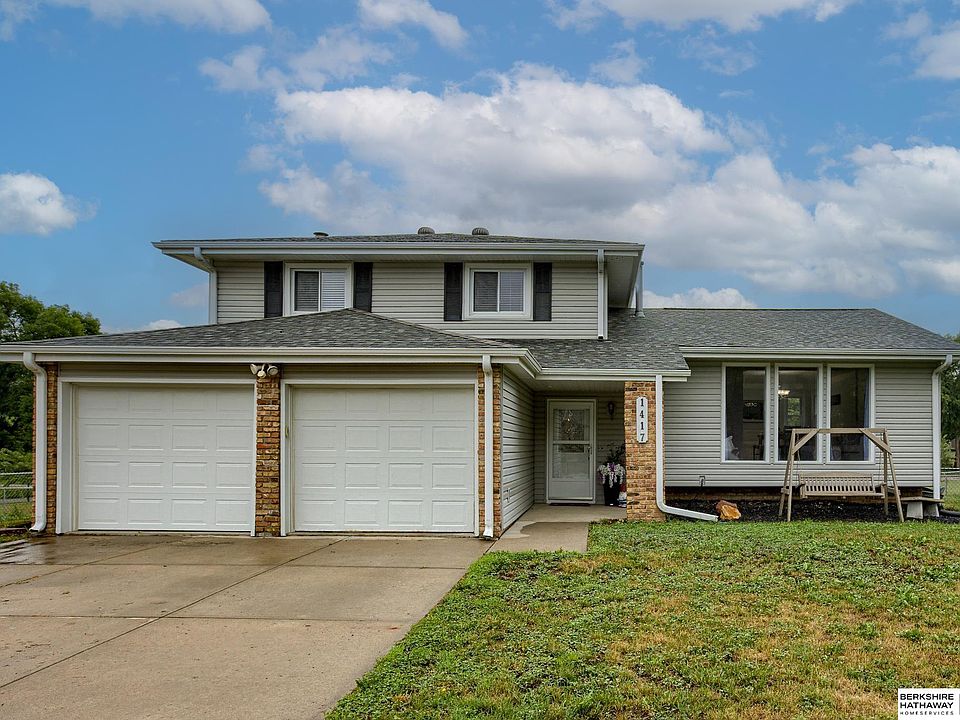 1st image of 1417 N 149th Ct