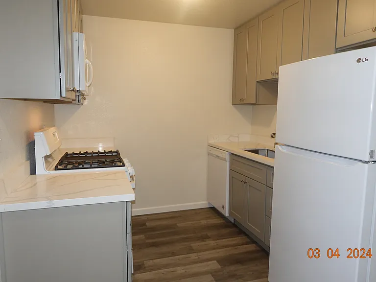 113 Cedar St #2 — Photo 8