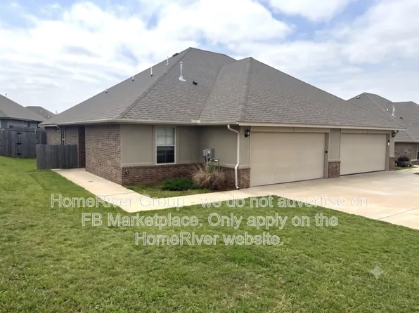 11208 Coachmans Rd, Yukon, OK 73099