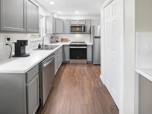 713 W Johns Hill Rd #713, Newport, KY 41076