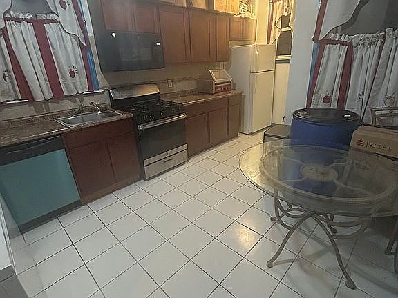 4th image of 8-10 Treacy Ave