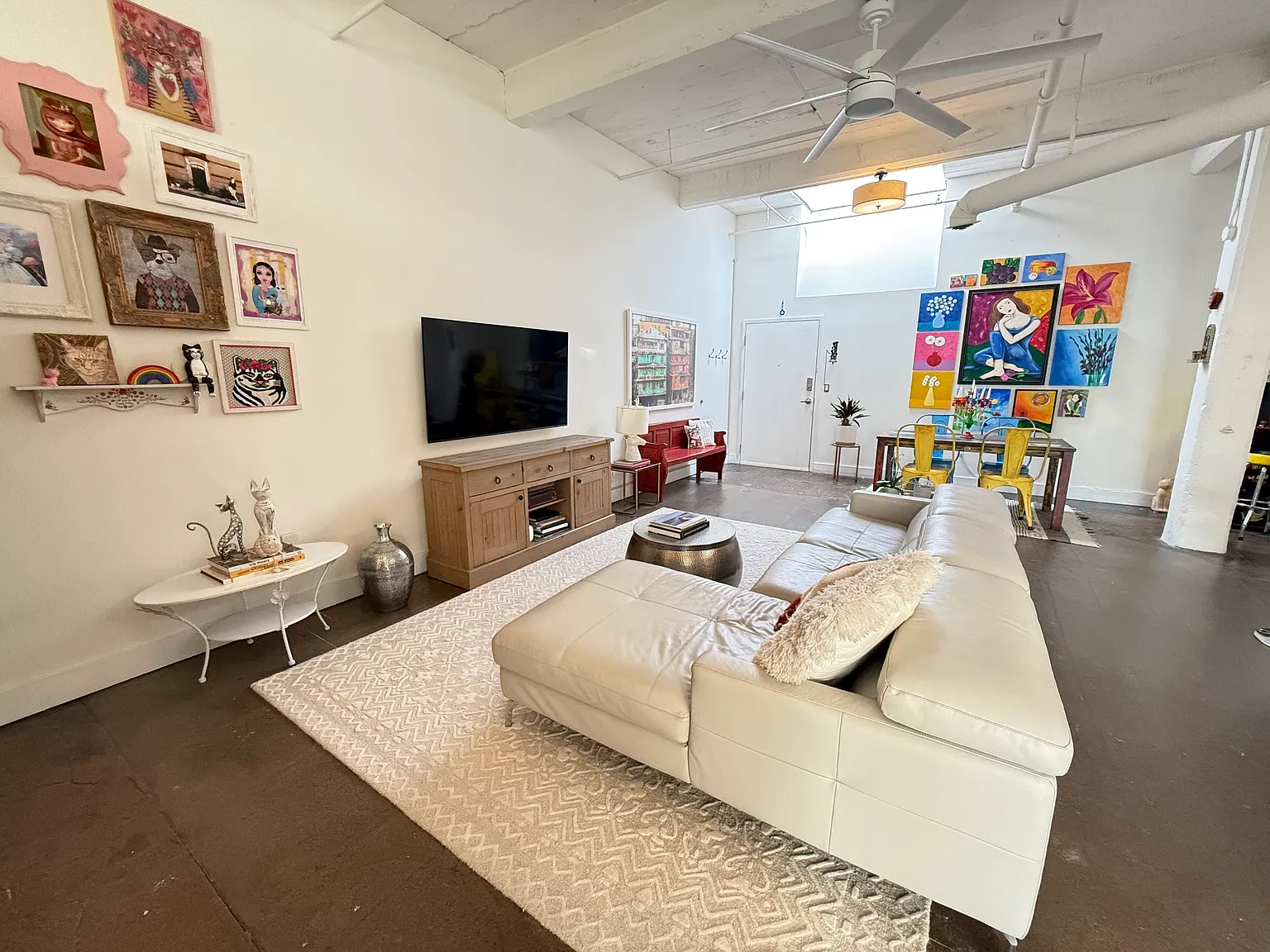 1 bed, 1085 sqft, $3,200 — Photo 2