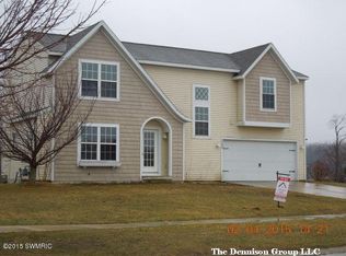 7298 Pine Valley Dr, Allendale, MI 49401