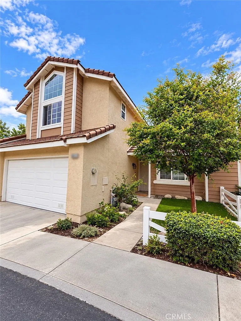 3 bed, 2.5 bath, 1463 sqft, $3,500 — Photo 1