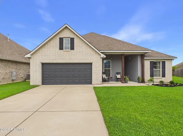 100 Sugar Crest Dr, Youngsville, LA 70592