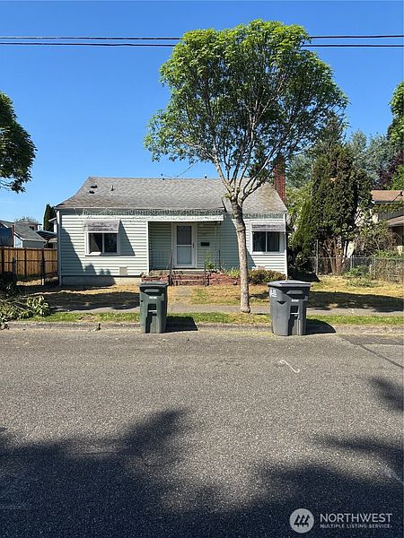 4th image of 1509 Everett Street