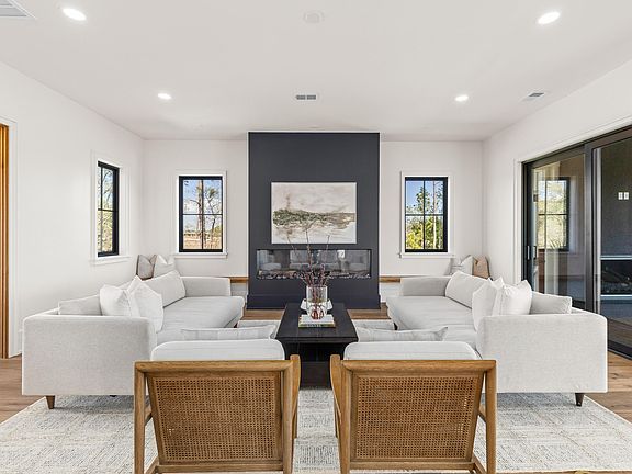 3rd image of 118 Collins Hill Ln