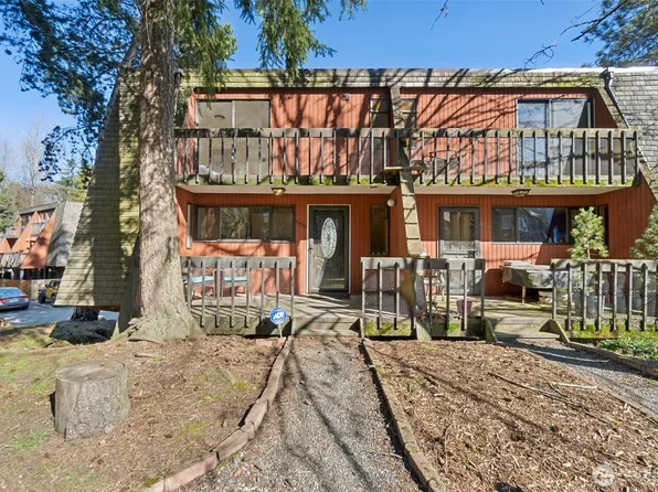 10737 Burke Avenue N #9, Seattle, WA 98133