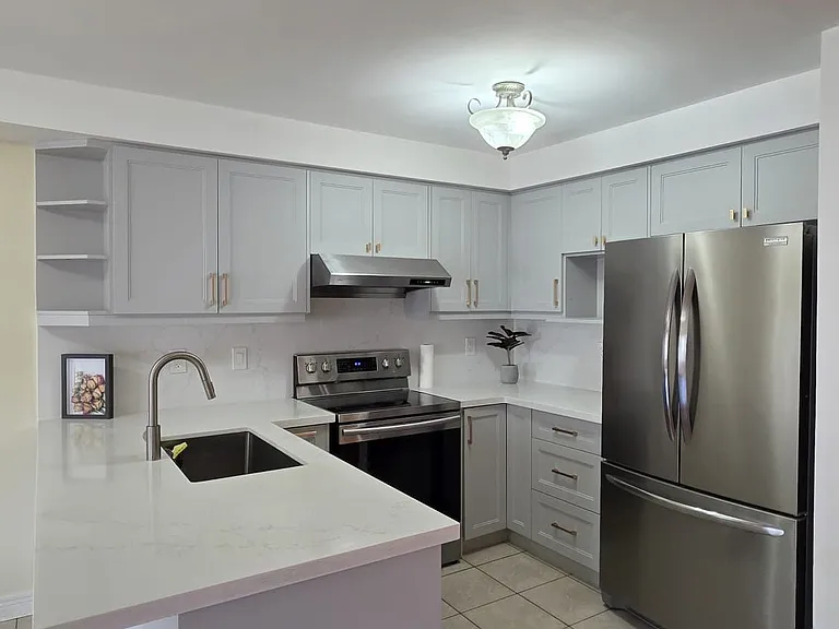 2030 Bur Oak Ave — Photo 14