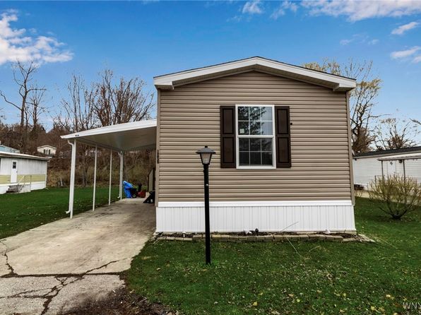 1002 Wish Cir, East Aurora, NY 14052