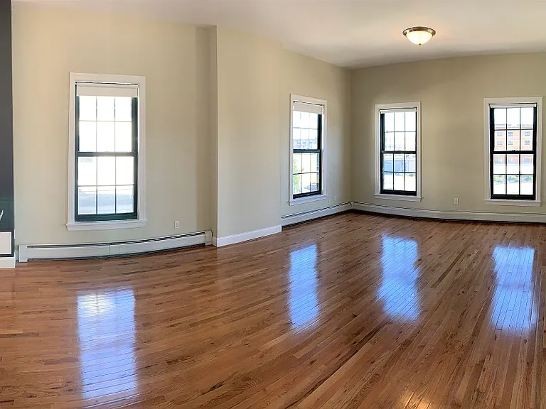 67 Danforth St #2 — Photo 8