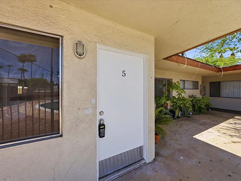 511 S. Desert View Drive — Photo 17