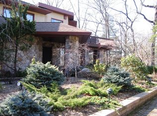 12 Brayton Rd, Livingston, NJ 07039