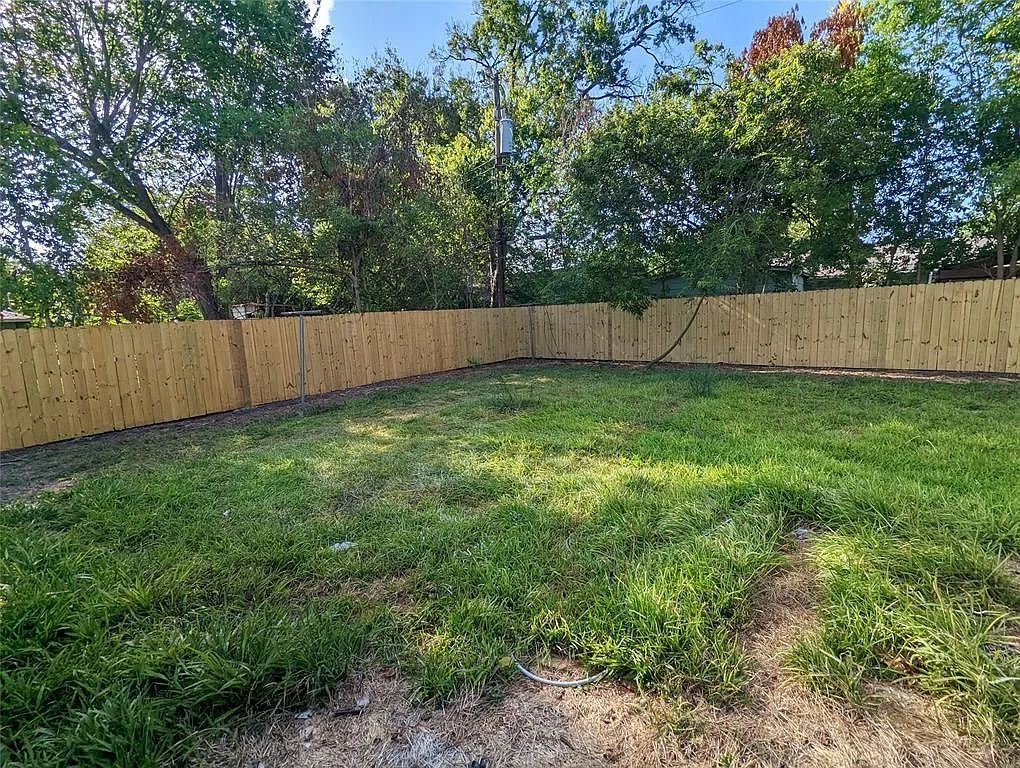 Building Photo - 5622 Elmlawn Dr