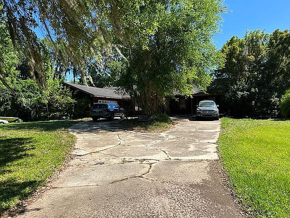 roundabout front driveway