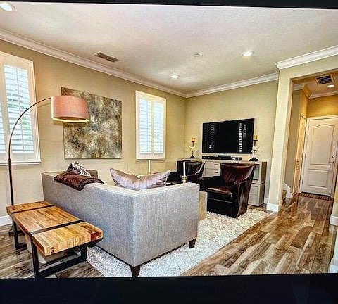 4th image of 471 La Scena Pl