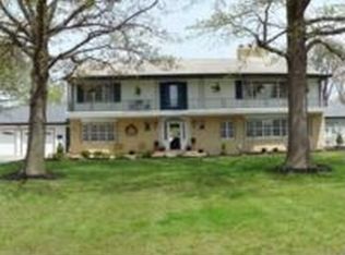 1316 W 15th Ave, Emporia, KS 66801