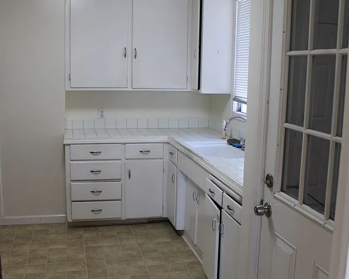 17 Lorraine Ave — Photo 5