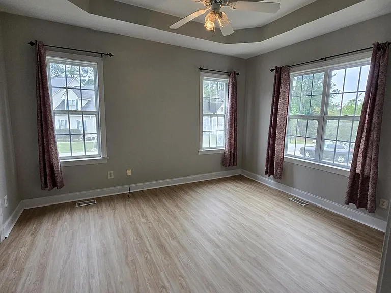 18 Castlewood Dr — Photo 6