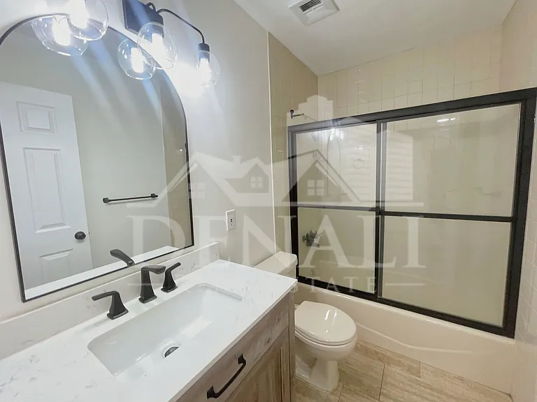 2401 E Meadowbrook Ave — Photo 29